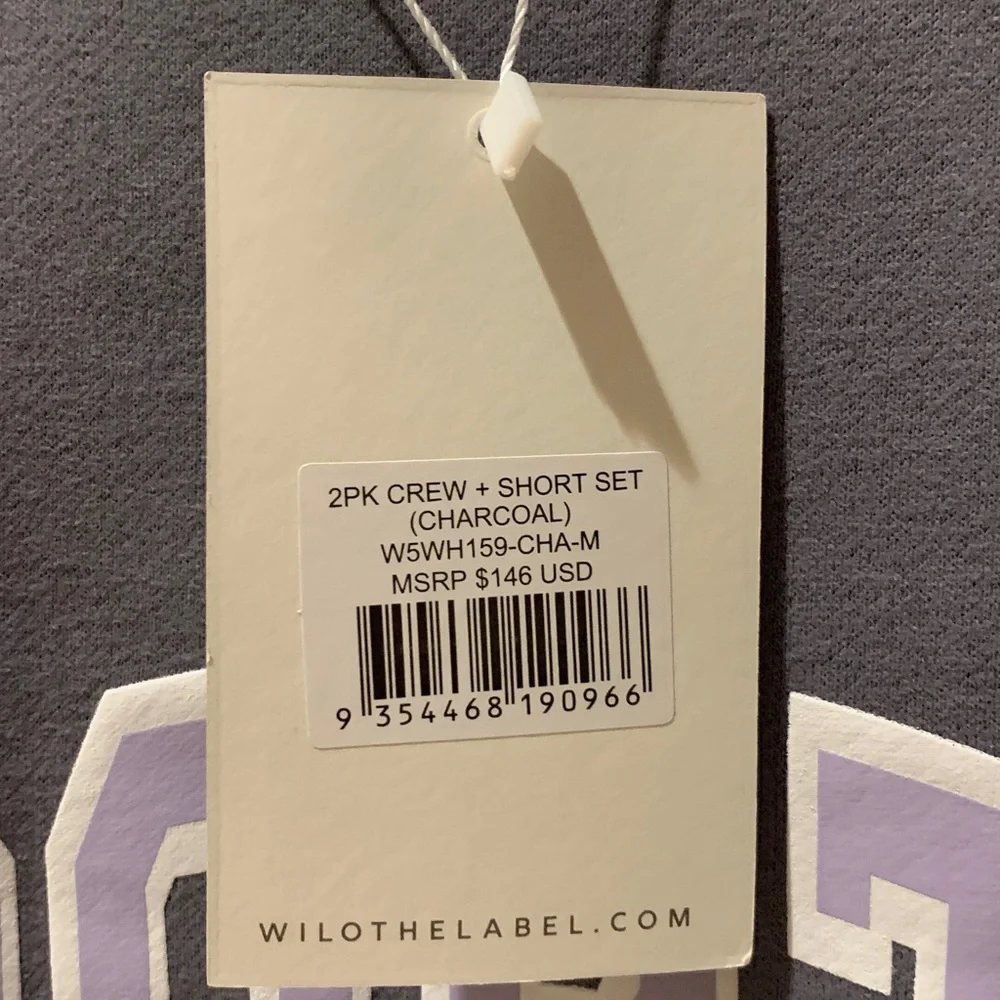 NEW!! WILO Sweatshirt and Shorts Outfit - Picture 6 of 6